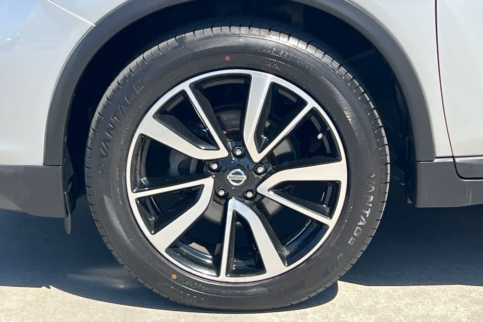 Thumbnail: 2020 Nissan Rogue - 35