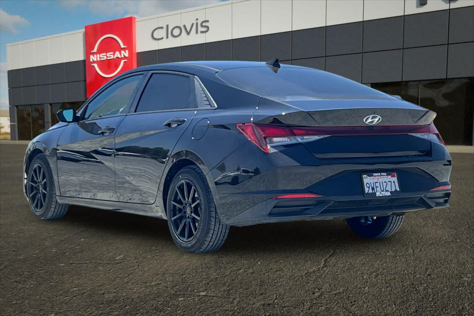 Thumbnail: 2022 Hyundai Elantra - 6