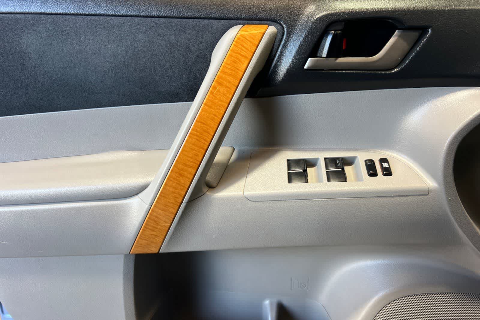 Thumbnail: 2008 Toyota Highlander - 13