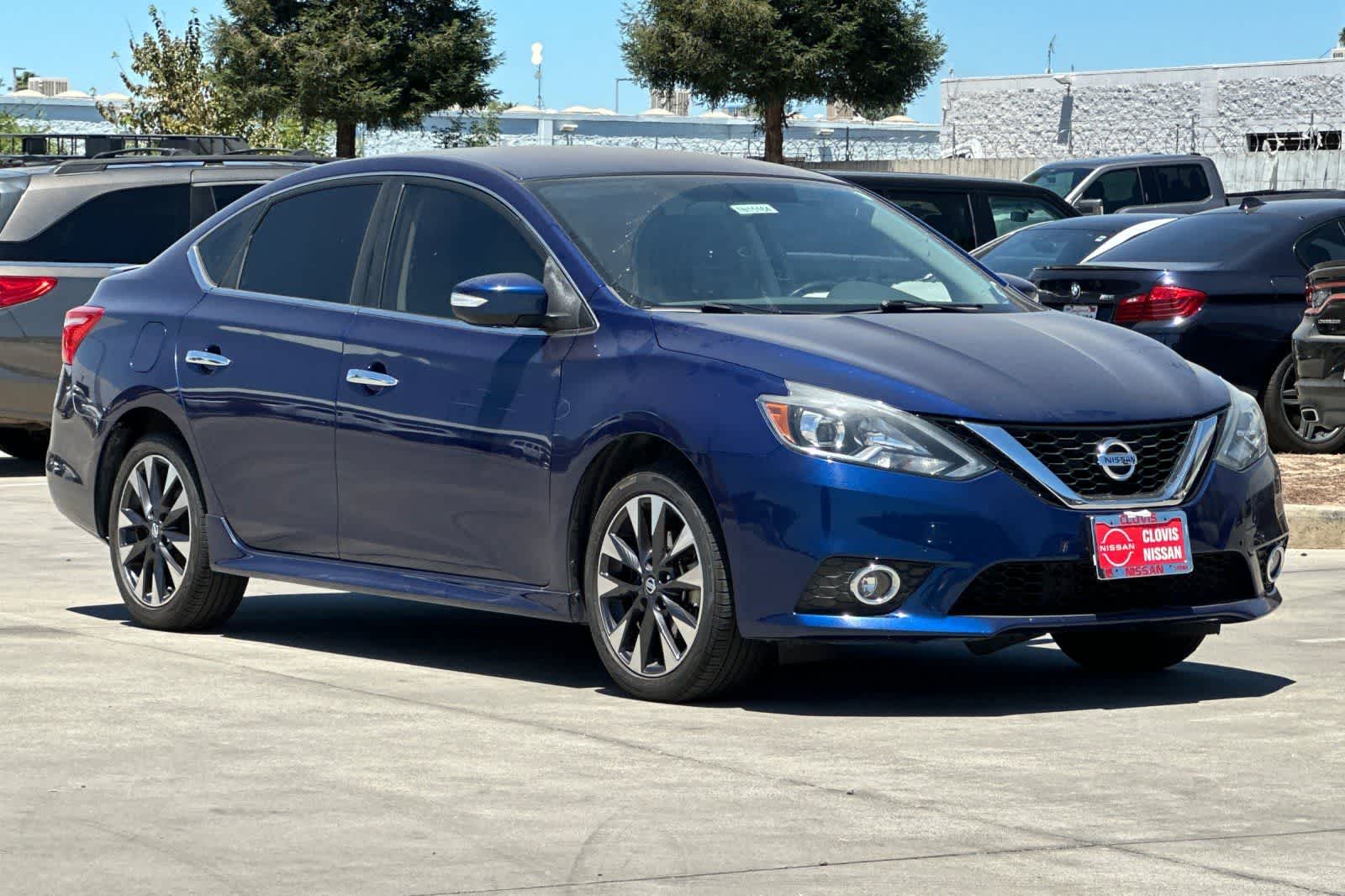 Thumbnail: 2016 Nissan Sentra - 10