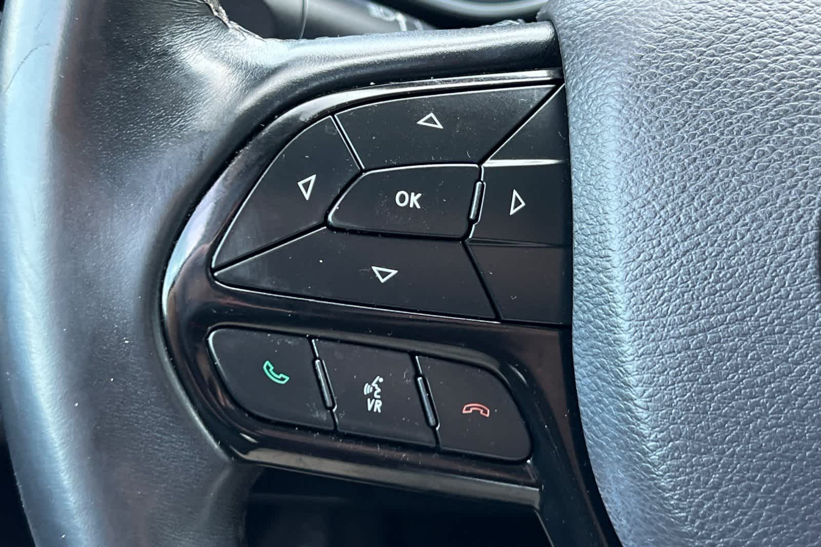 Thumbnail: 2019 Jeep Cherokee - 30