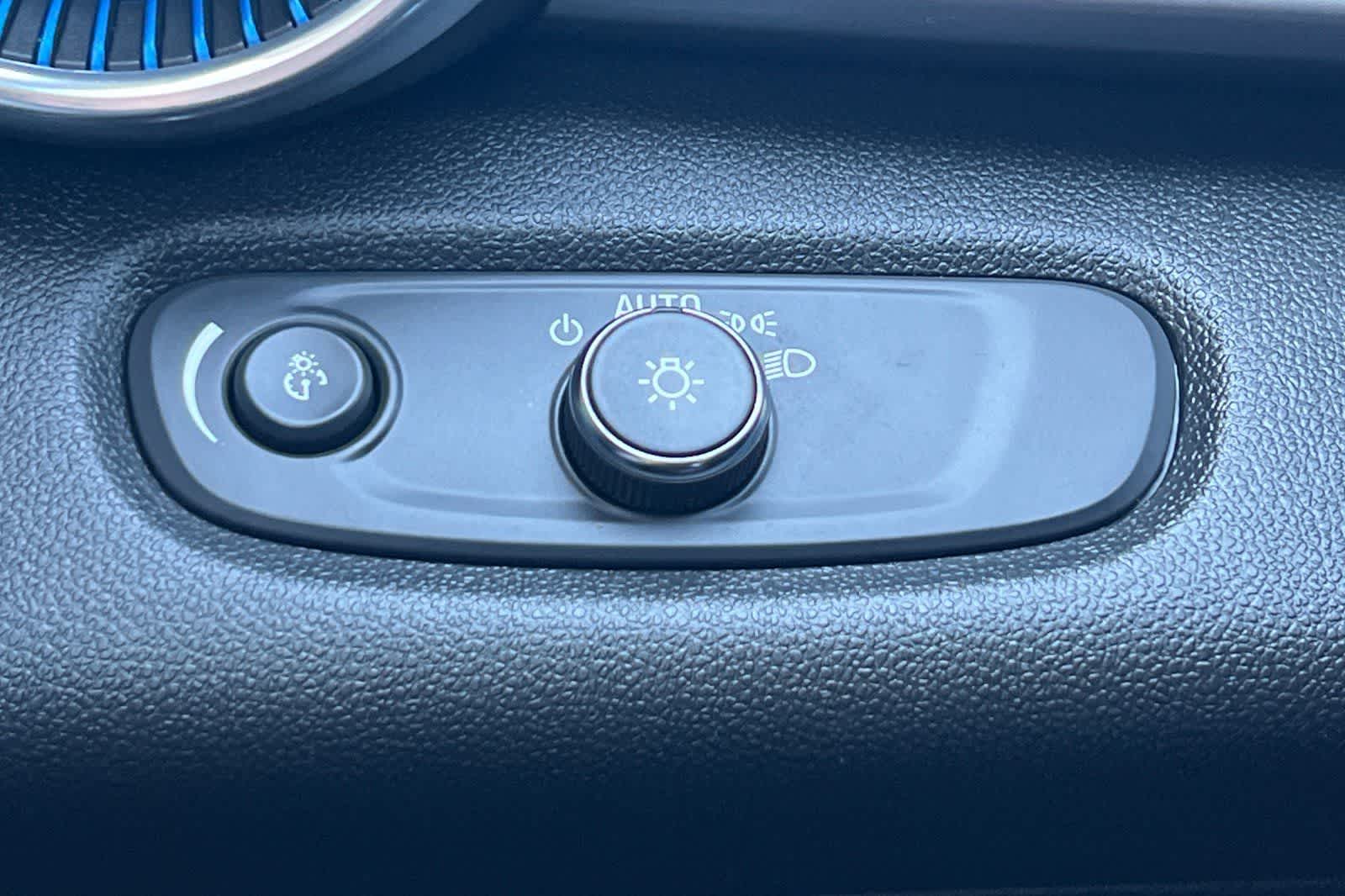 Thumbnail: 2024 Chevrolet Trax - 32