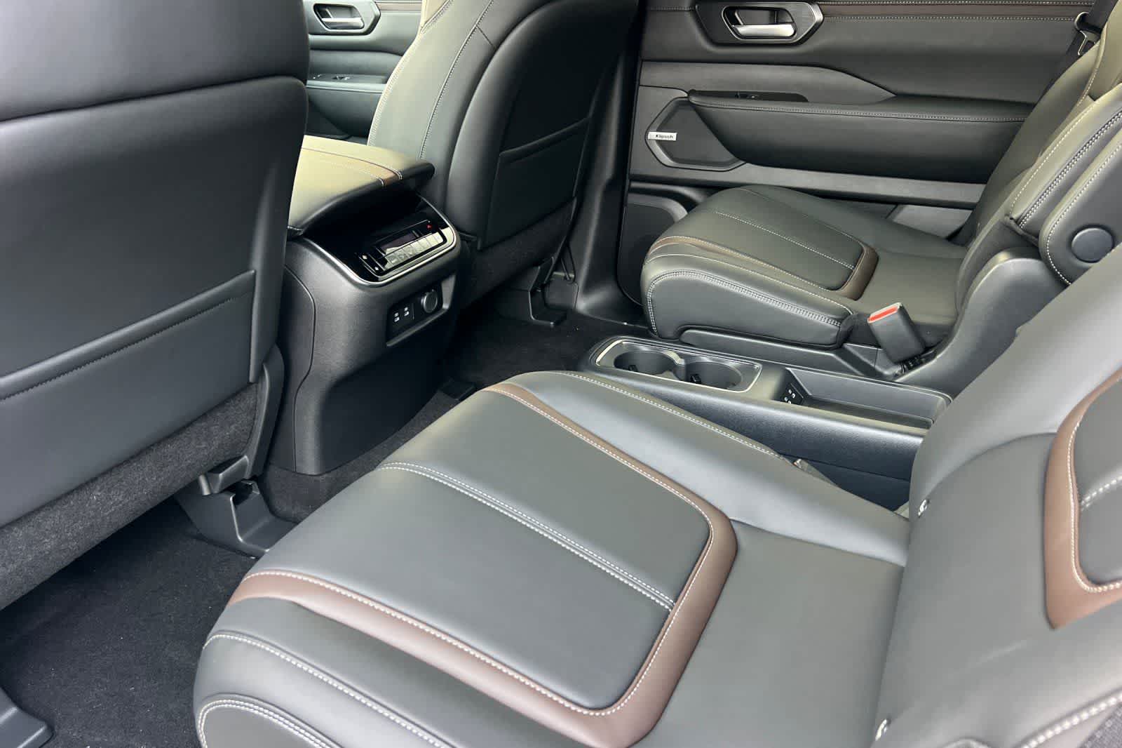 Thumbnail: 2026 Nissan Armada - 5