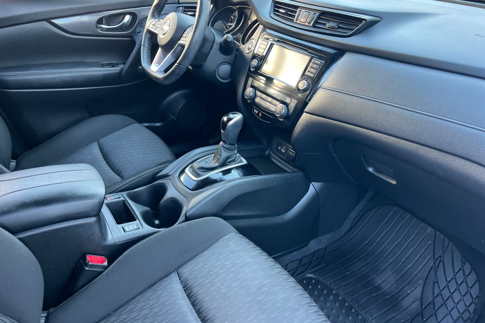 Thumbnail: 2020 Nissan Rogue - 19