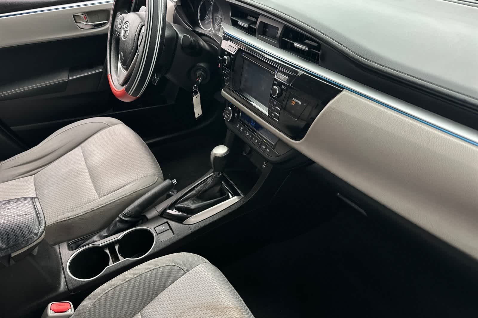 Thumbnail: 2015 Toyota Corolla - 16