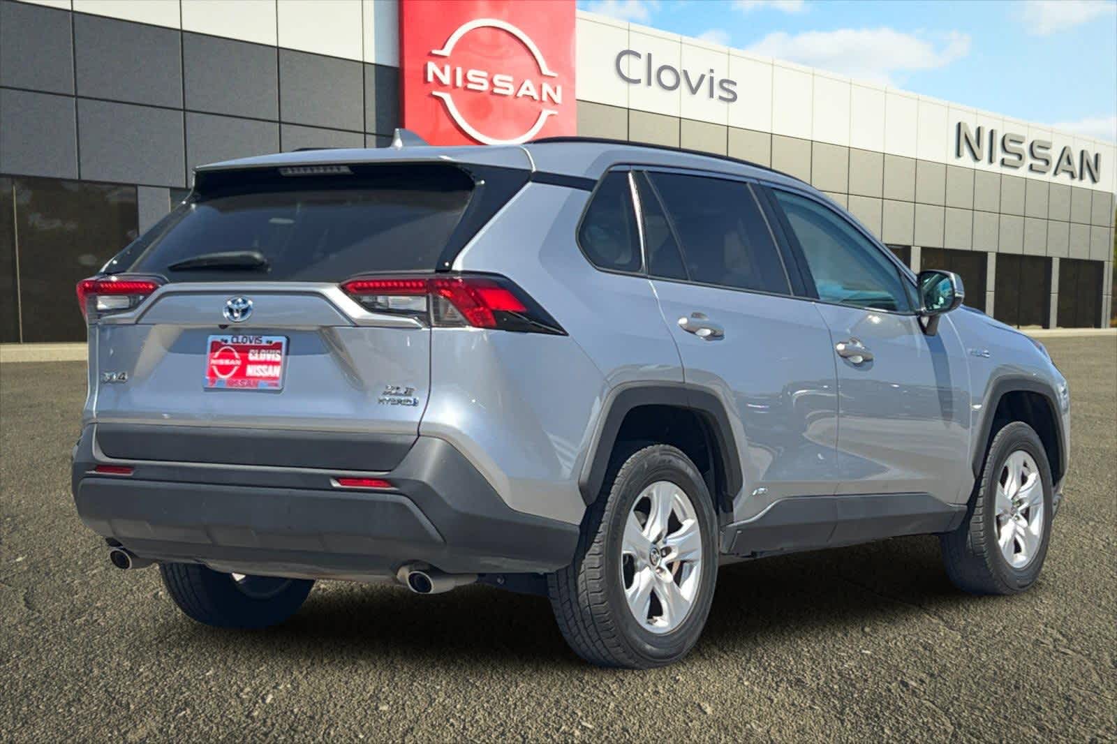 Thumbnail: 2021 Toyota RAV4 - 3