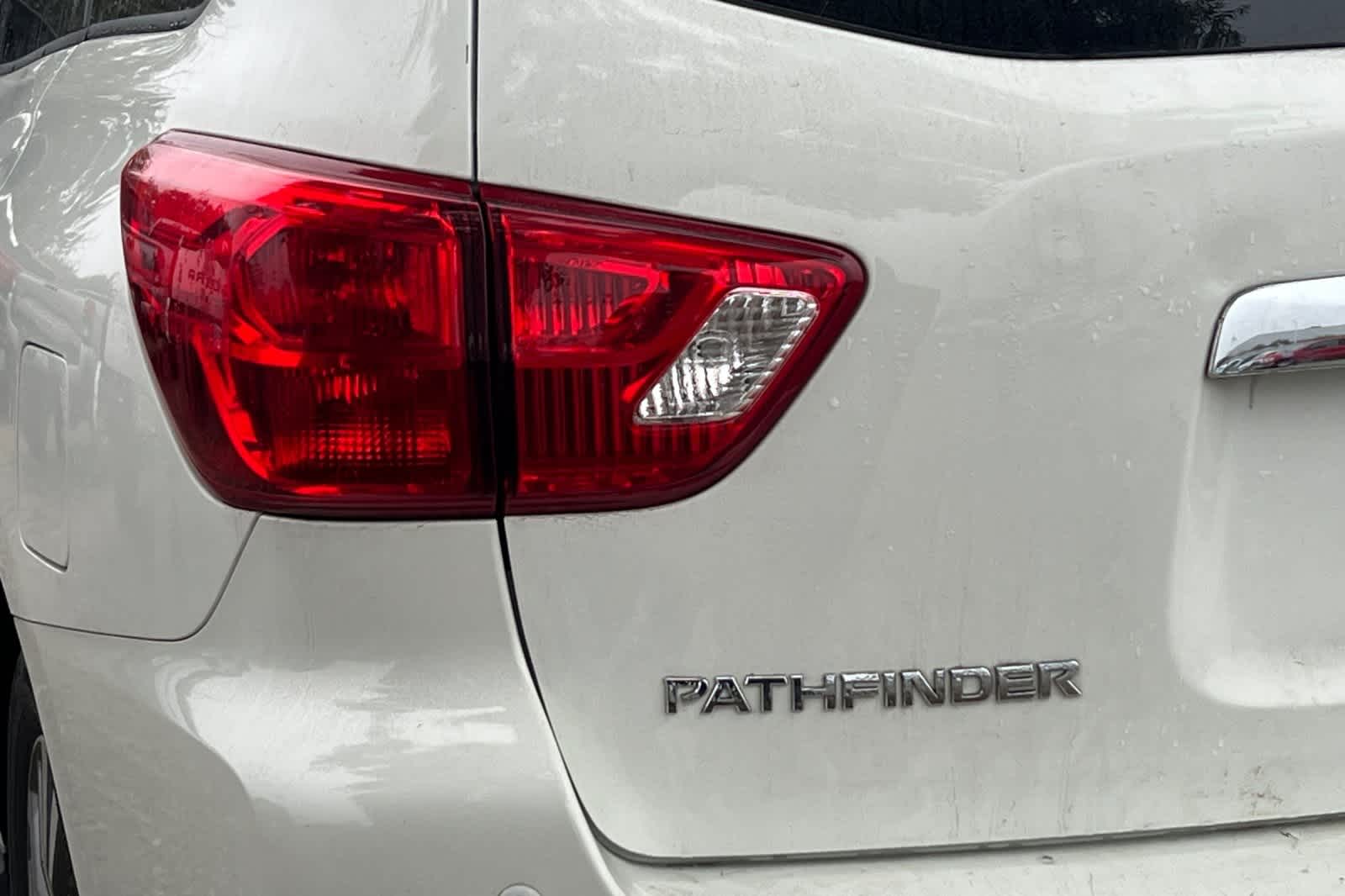 Thumbnail: 2019 Nissan Pathfinder - 15