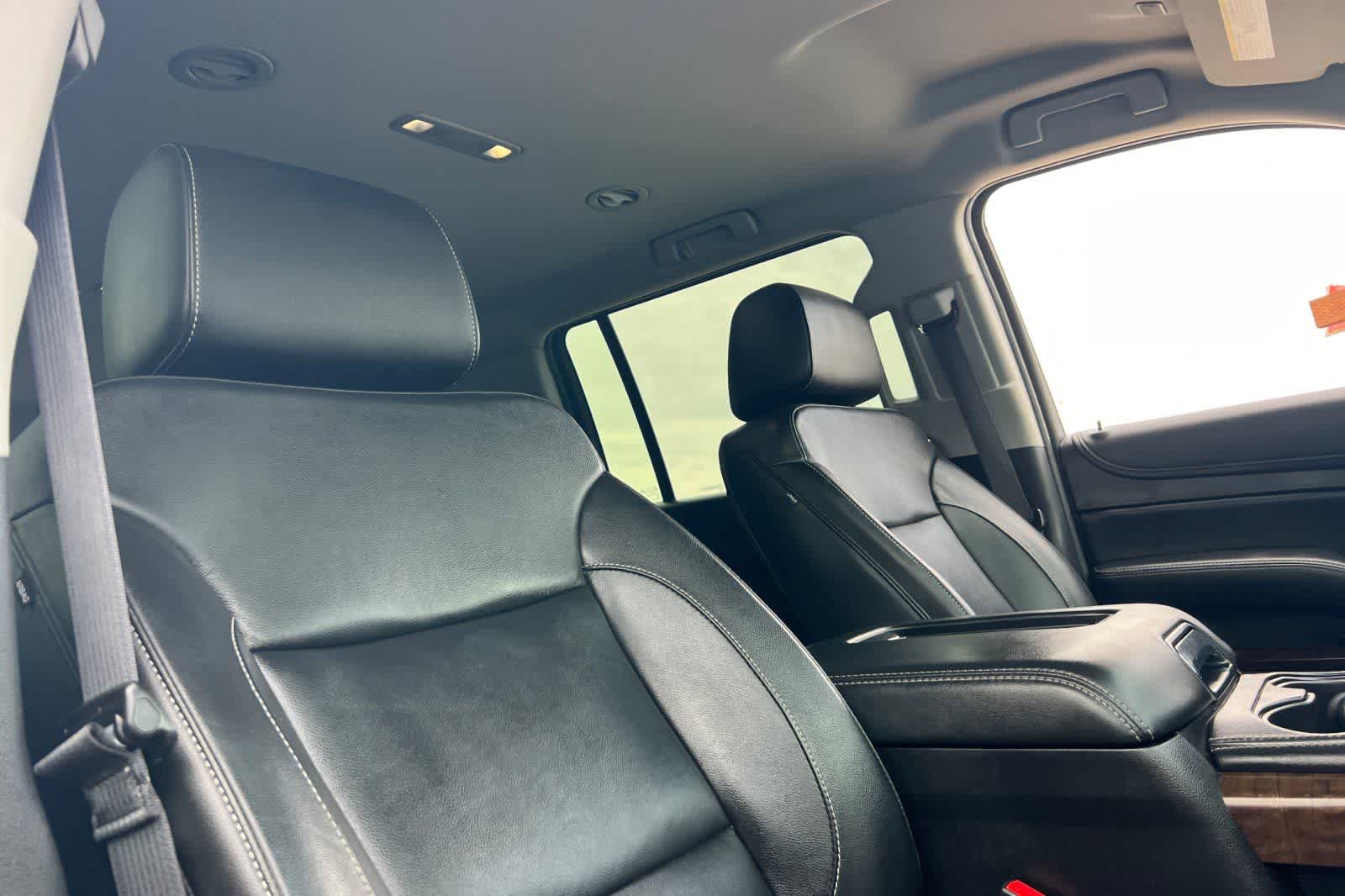 Thumbnail: 2019 Chevrolet Suburban - 21