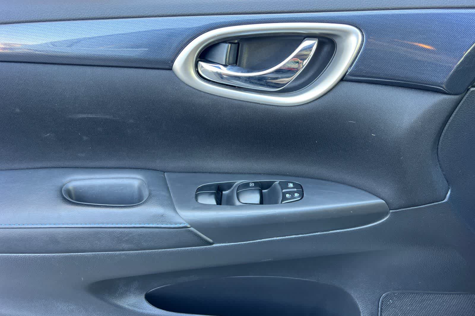 Thumbnail: 2018 Nissan Sentra - 15
