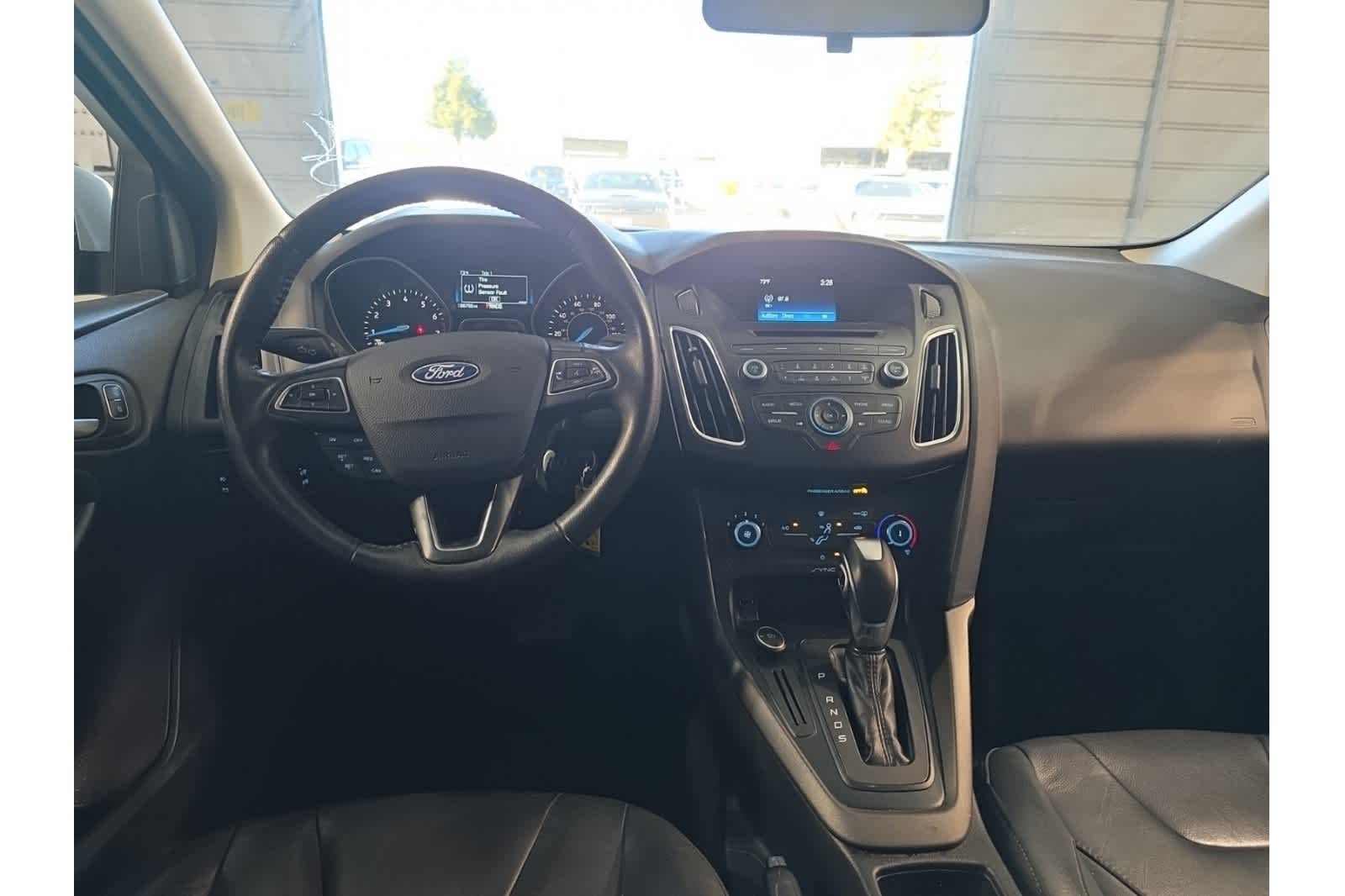 Thumbnail: 2015 Ford Focus - 16