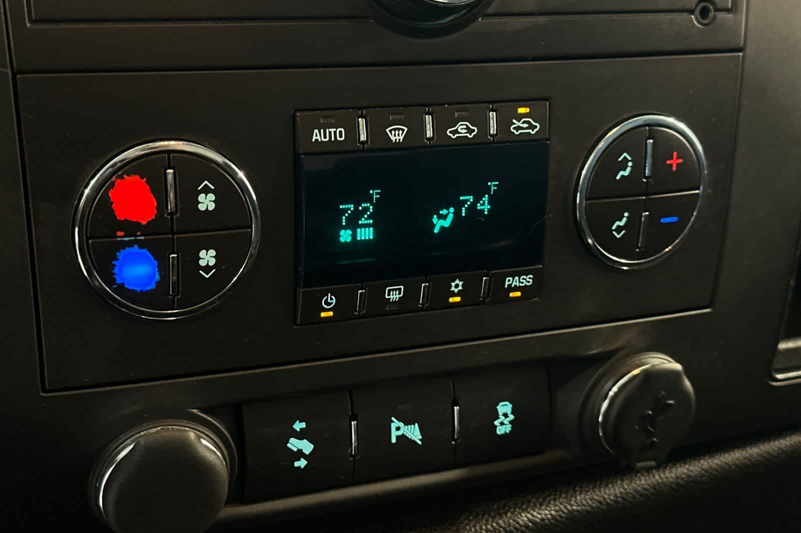 Thumbnail: 2013 GMC Sierra 1500 - 24