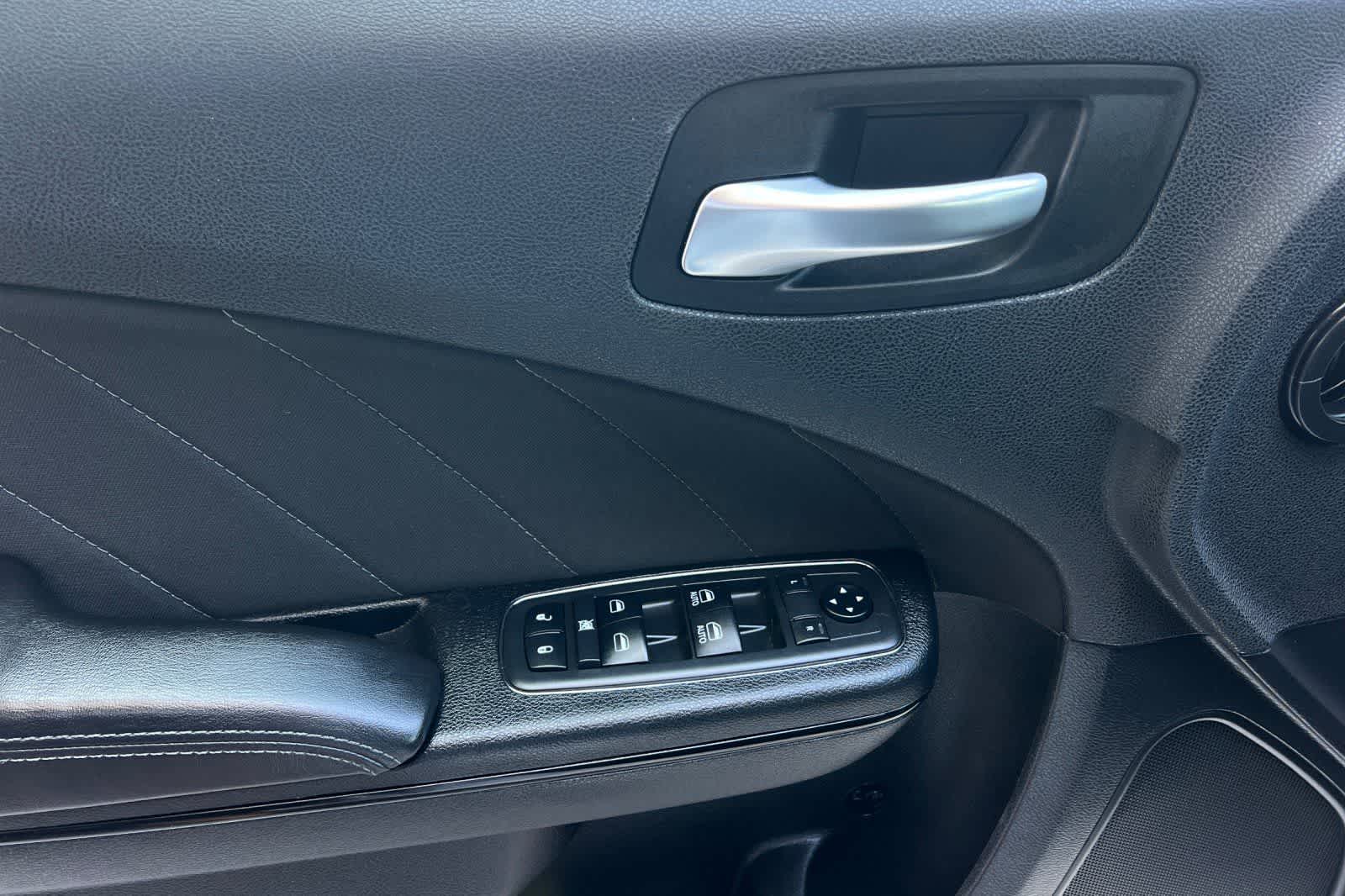 Thumbnail: 2019 Dodge Charger - 13