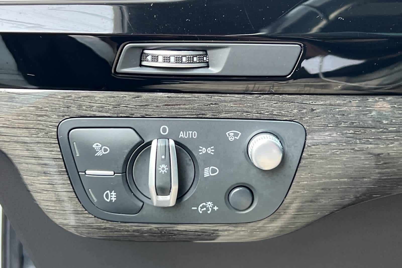 Thumbnail: 2019 Audi Q7 - 36