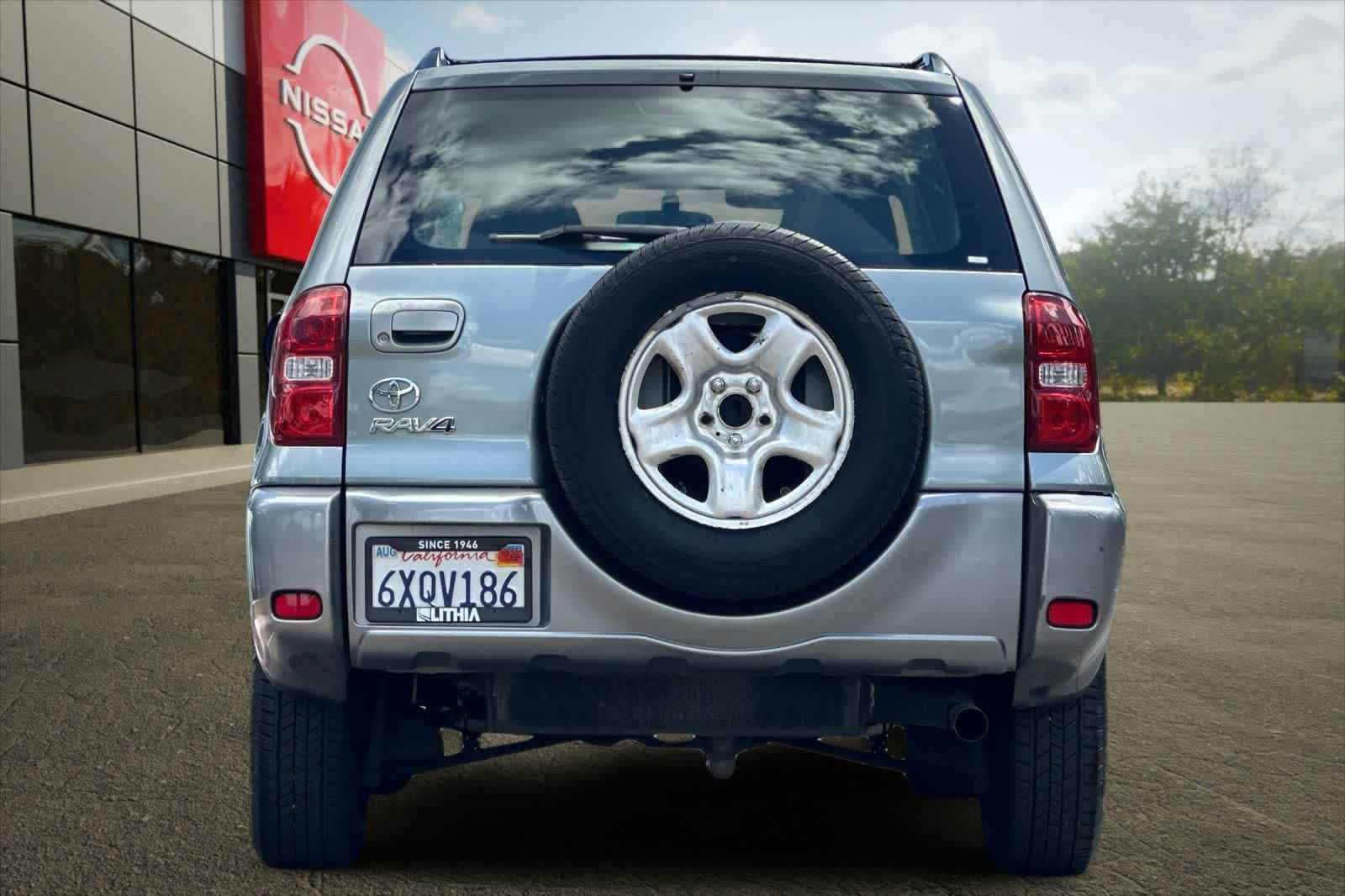 Thumbnail: 2004 Toyota RAV4 - 8