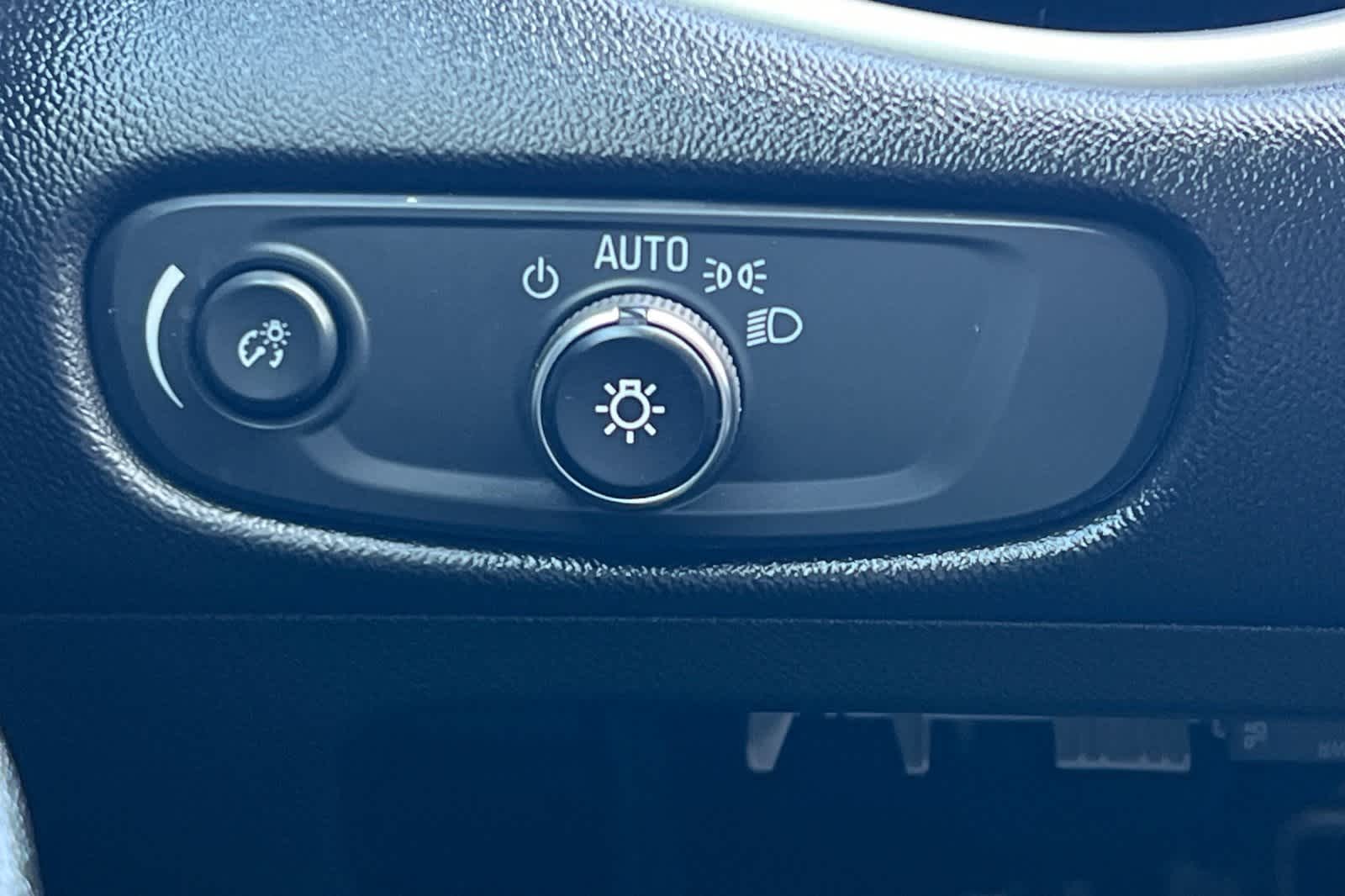 Thumbnail: 2024 Chevrolet Malibu - 32