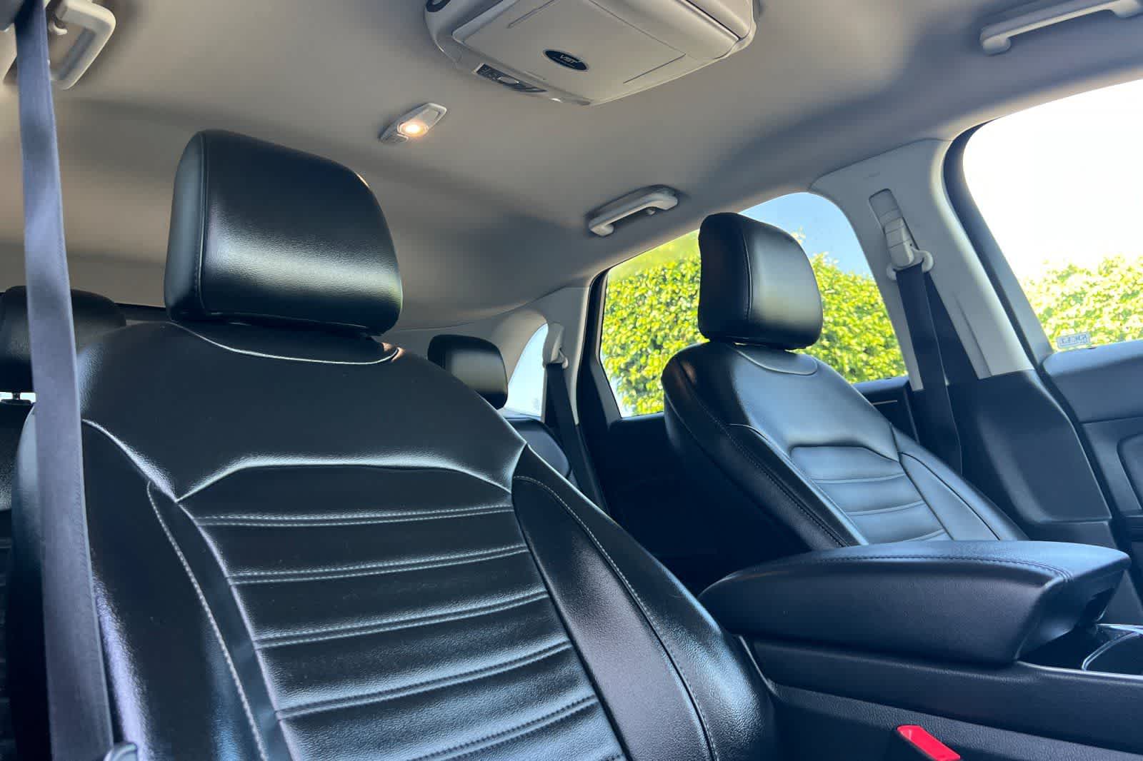 Thumbnail: 2020 Ford Edge - 21