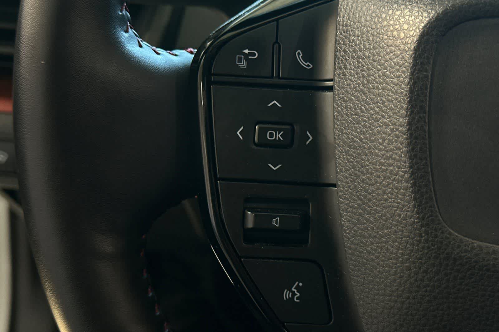 Thumbnail: 2024 Toyota Prius Prime - 30