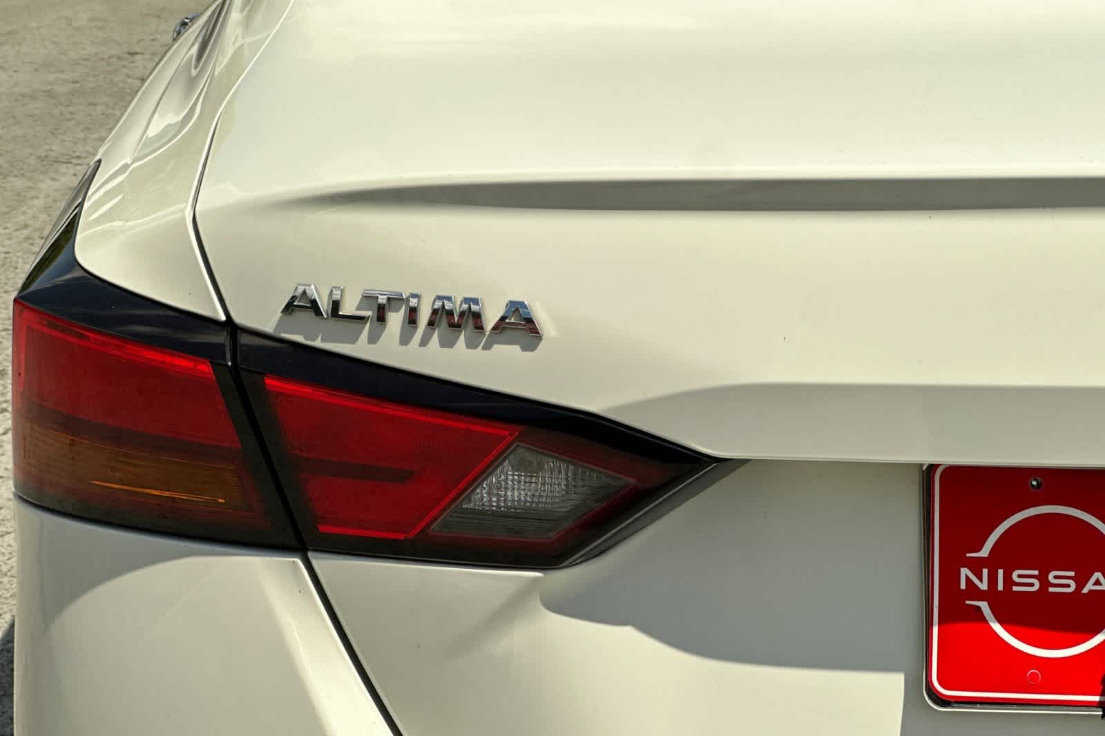 Thumbnail: 2021 Nissan Altima - 13