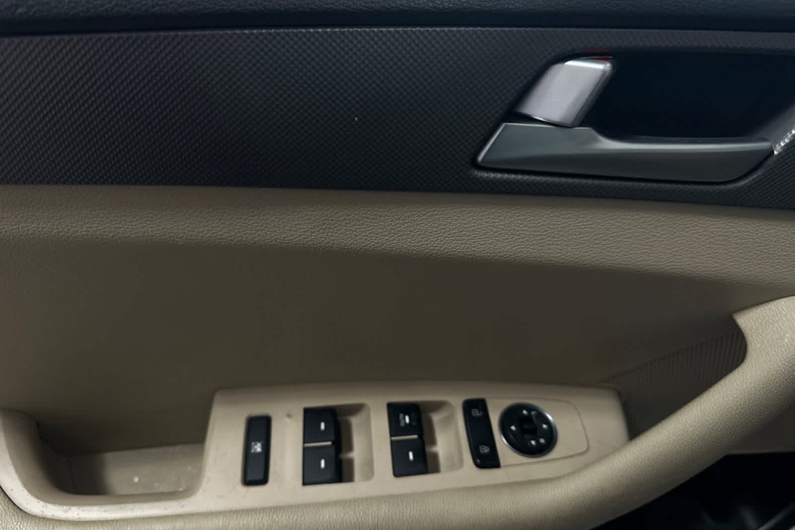 Thumbnail: 2015 Hyundai Sonata - 15