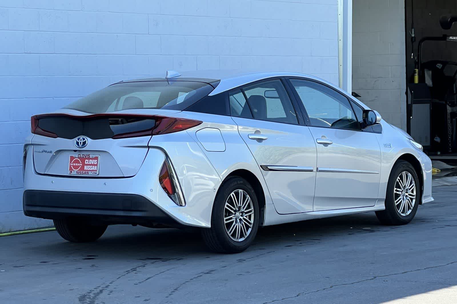 Thumbnail: 2019 Toyota Prius Prime - 3