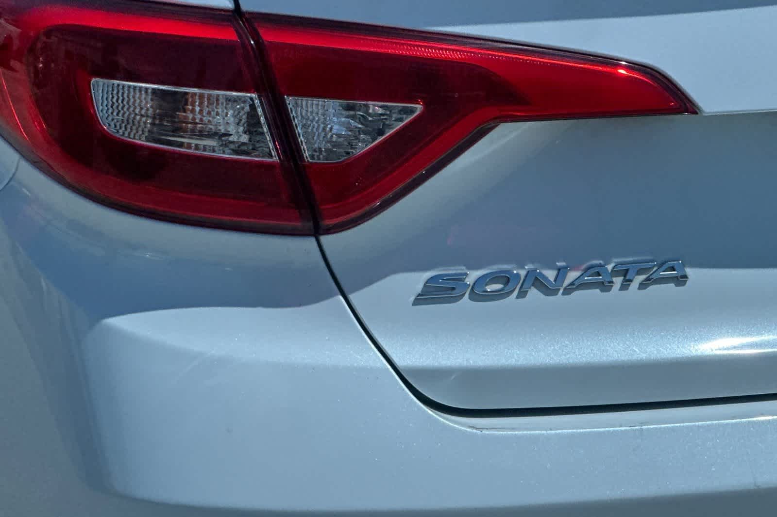 Thumbnail: 2015 Hyundai Sonata - 13