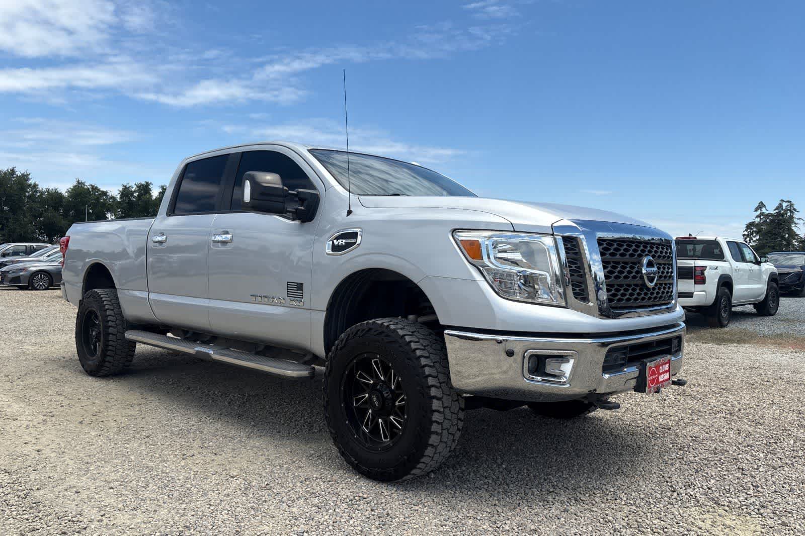 Thumbnail: 2017 Nissan Titan - 10
