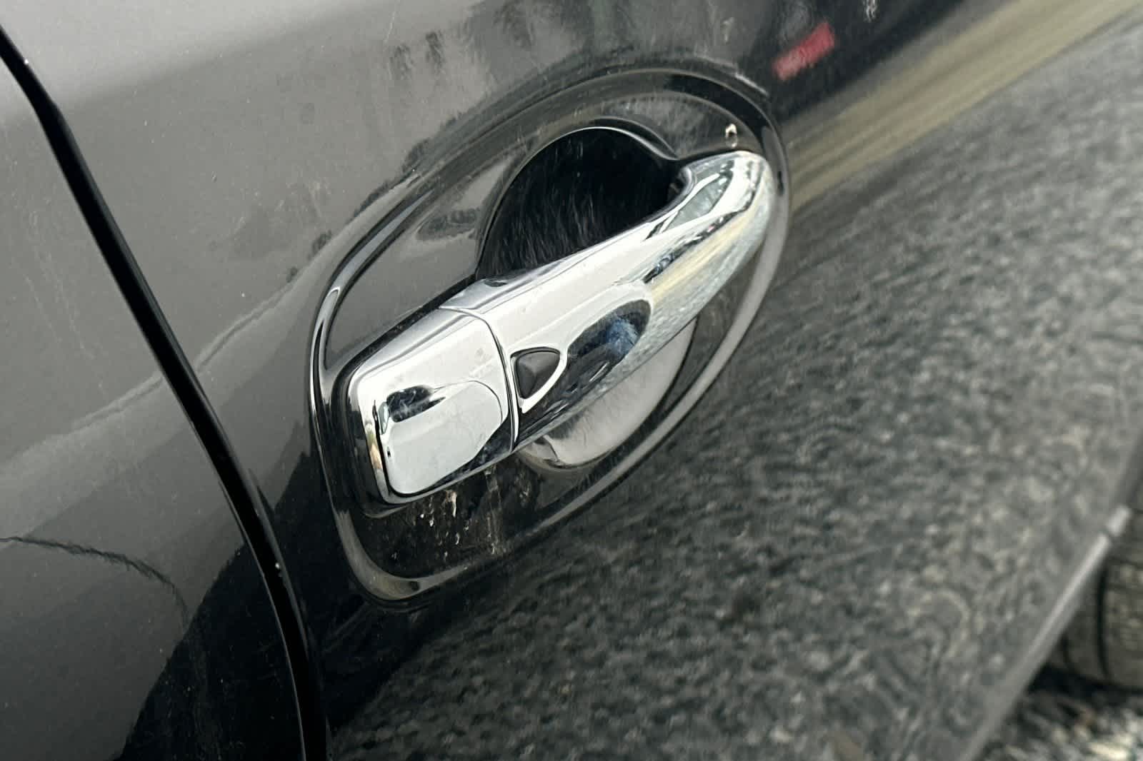 Thumbnail: 2017 Nissan Rogue - 18