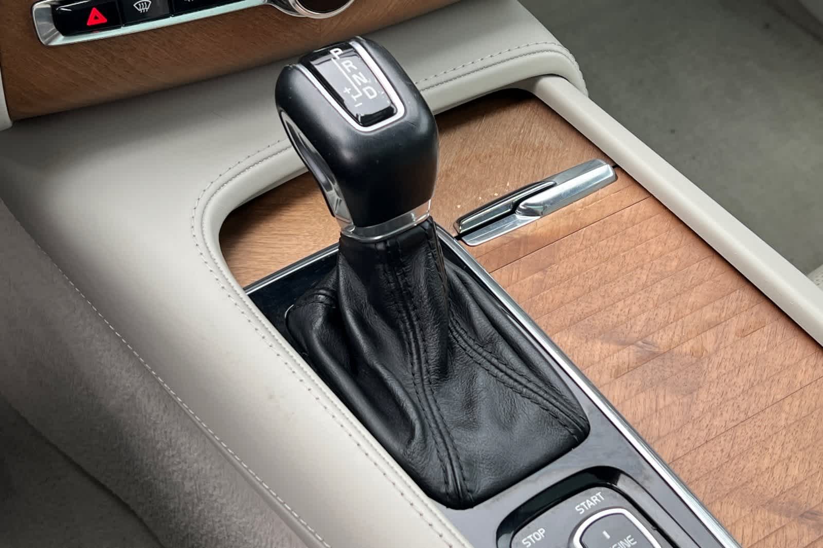 Thumbnail: 2016 Volvo XC90 - 25