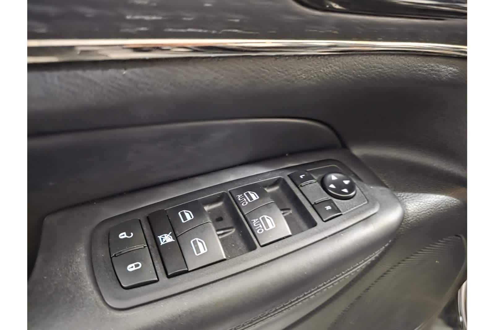 Thumbnail: 2020 Jeep Grand Cherokee - 20