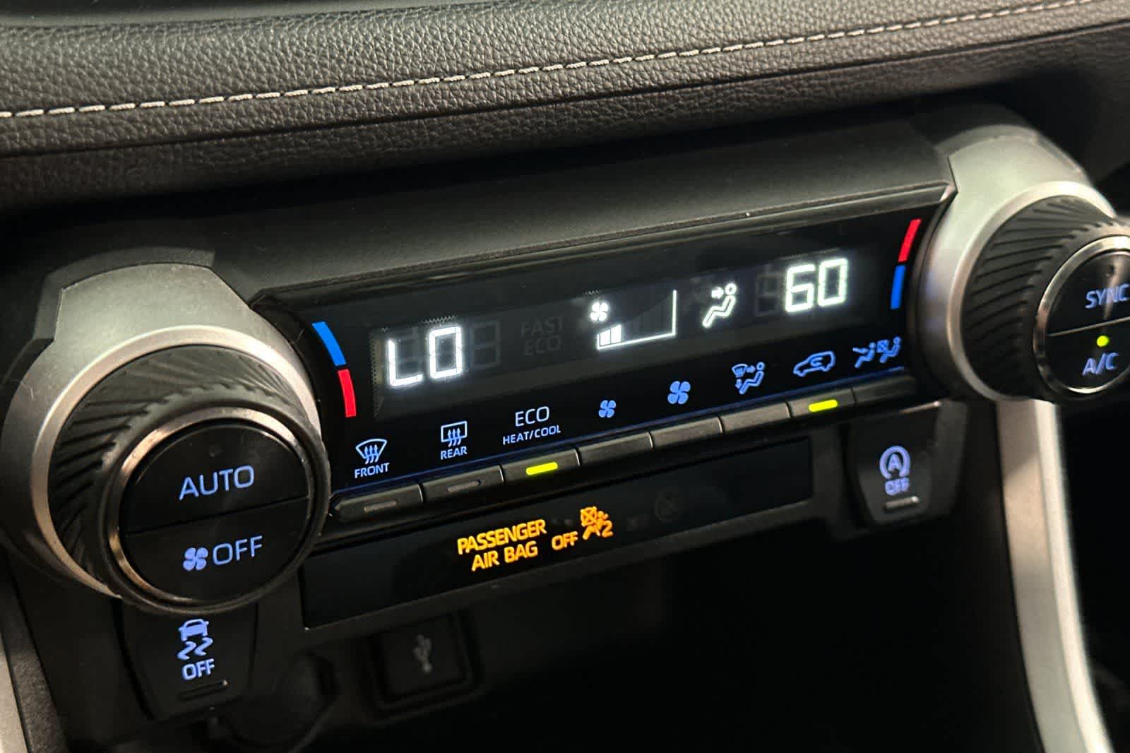 Thumbnail: 2020 Toyota RAV4 - 24