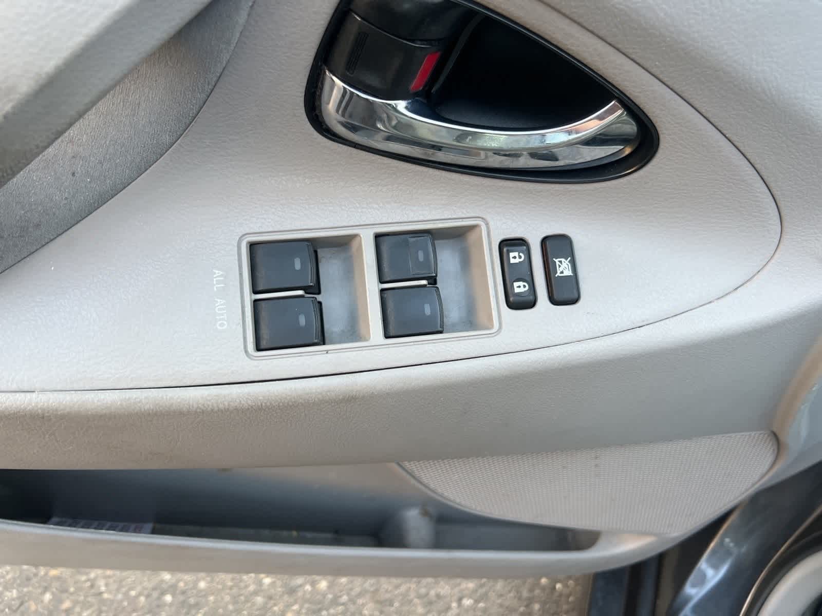 2010 Toyota Camry LE 3