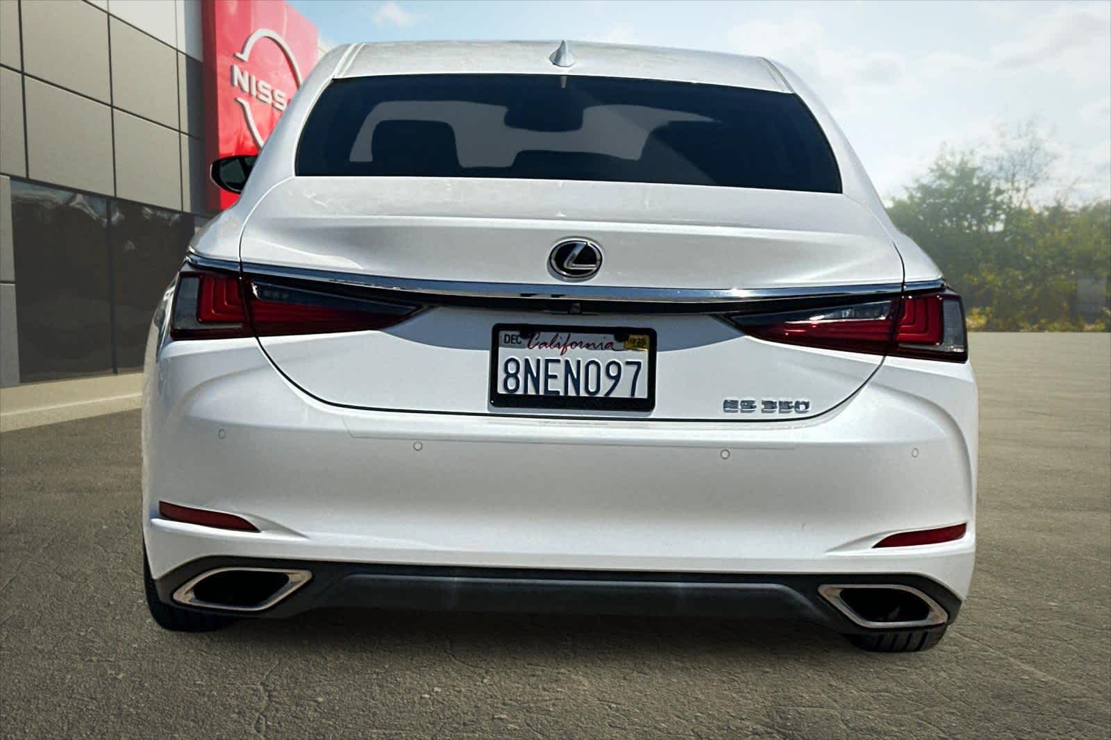 Thumbnail: 2020 Lexus ES - 8