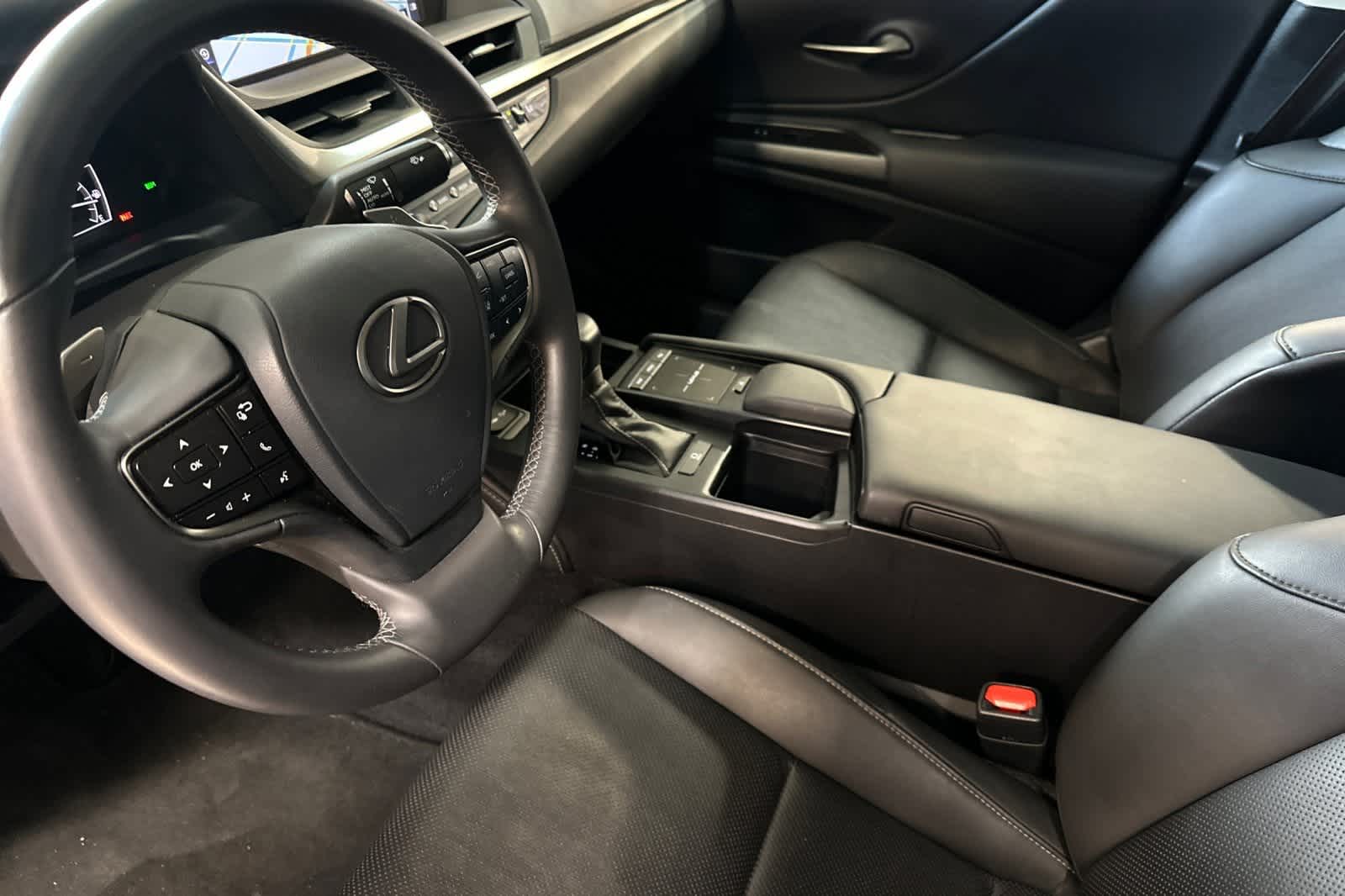 Thumbnail: 2019 Lexus ES - 14