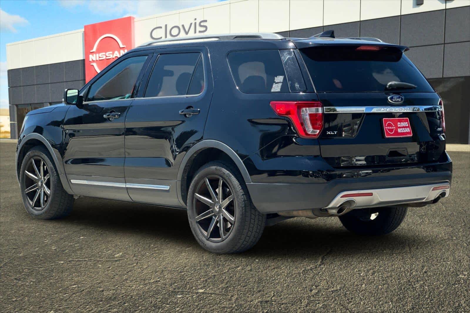 Thumbnail: 2017 Ford Explorer - 7