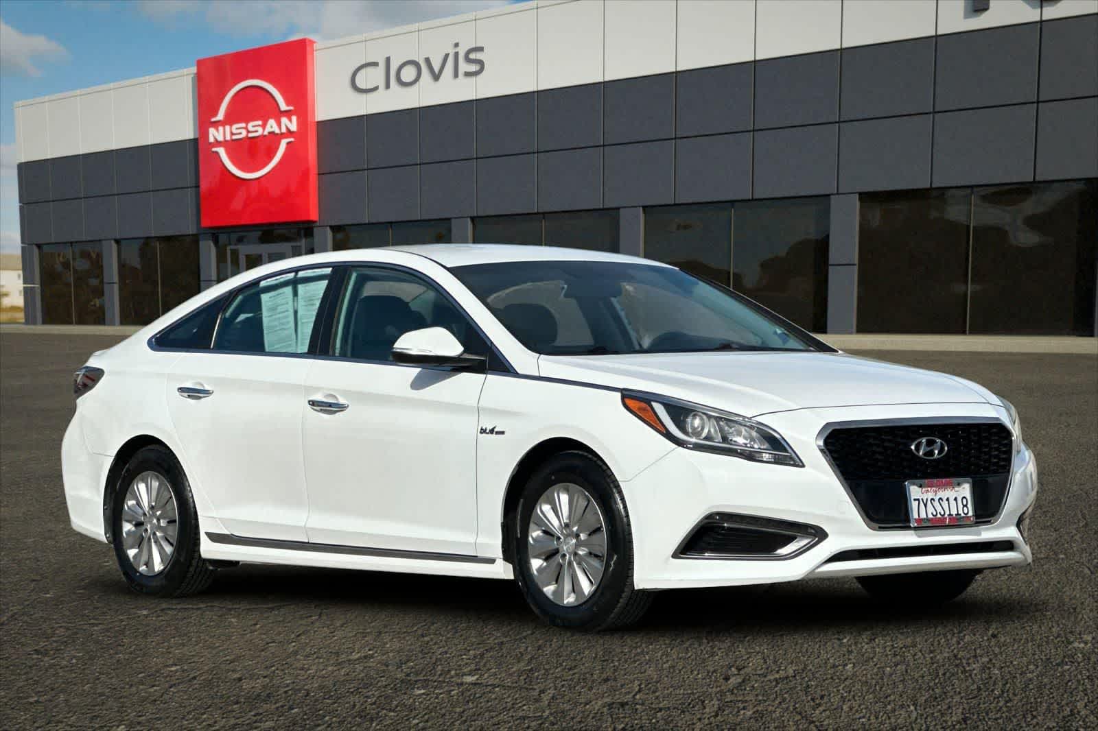 Thumbnail: 2017 Hyundai Sonata - 10