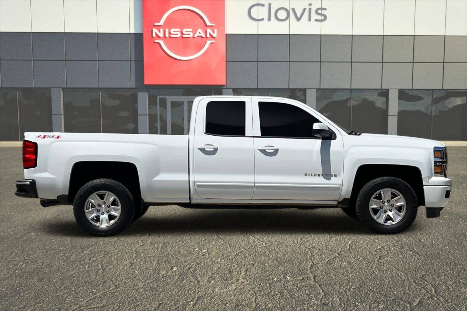 Thumbnail: 2015 Chevrolet Silverado 1500 - 9