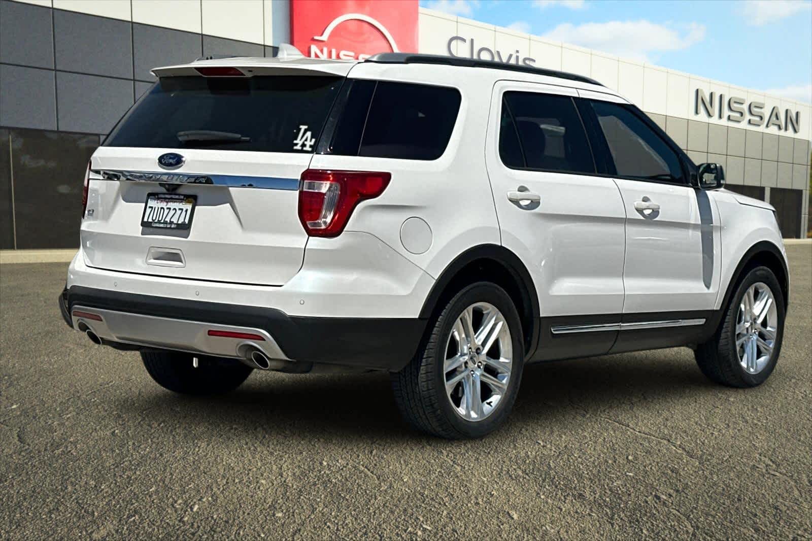 Thumbnail: 2016 Ford Explorer - 3