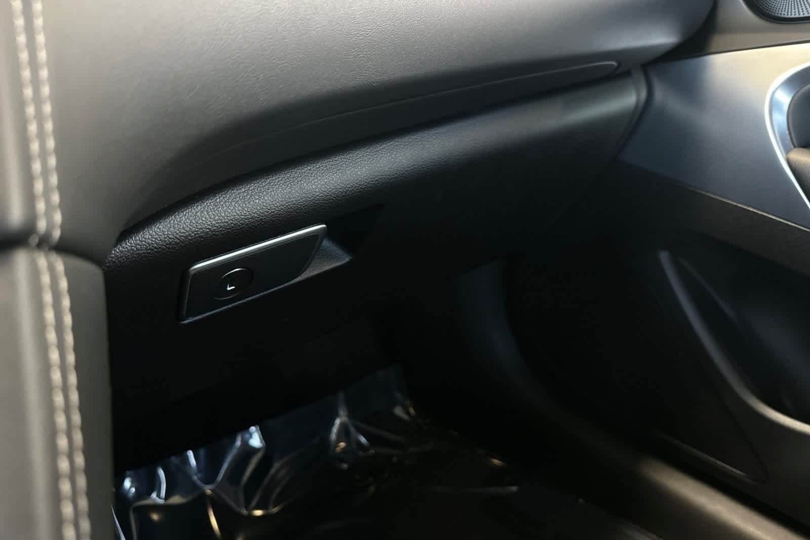 Thumbnail: 2021 Genesis G70 - 30