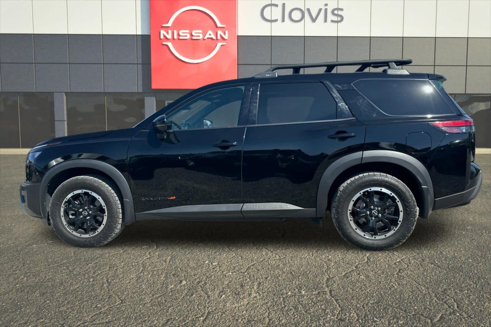 Thumbnail: 2023 Nissan Pathfinder - 6
