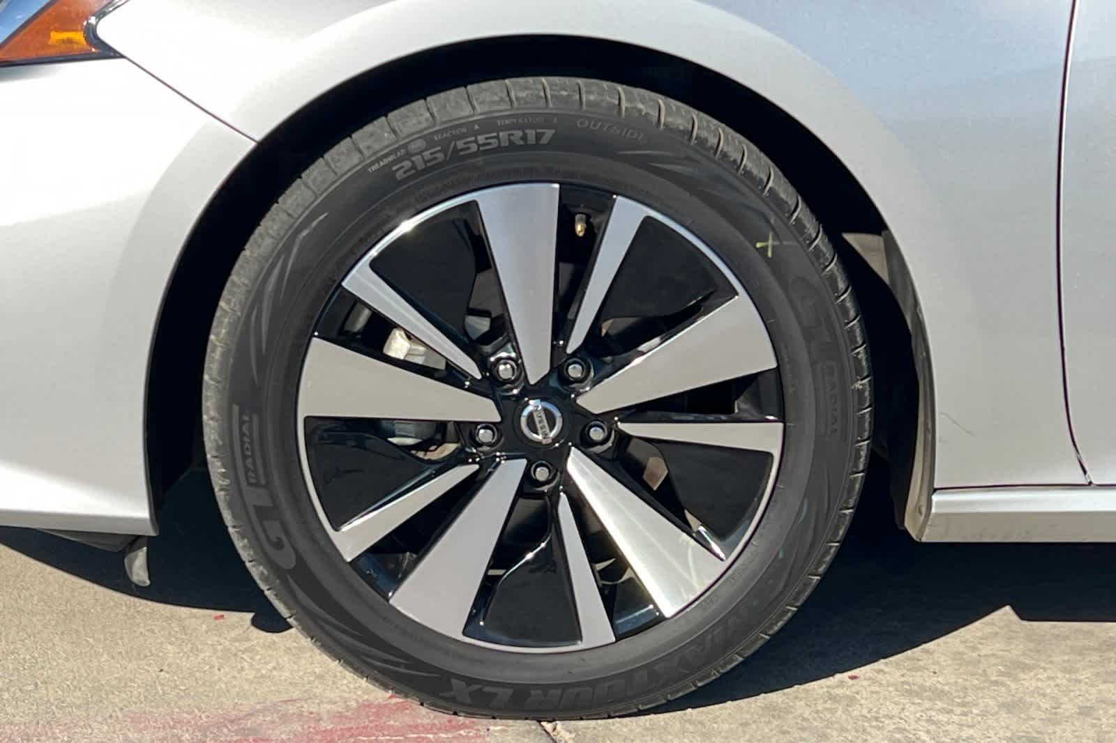 Thumbnail: 2022 Nissan Altima - 12