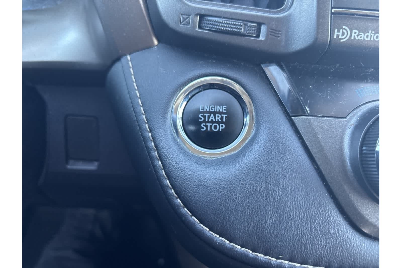 Thumbnail: 2015 Toyota RAV4 - 22