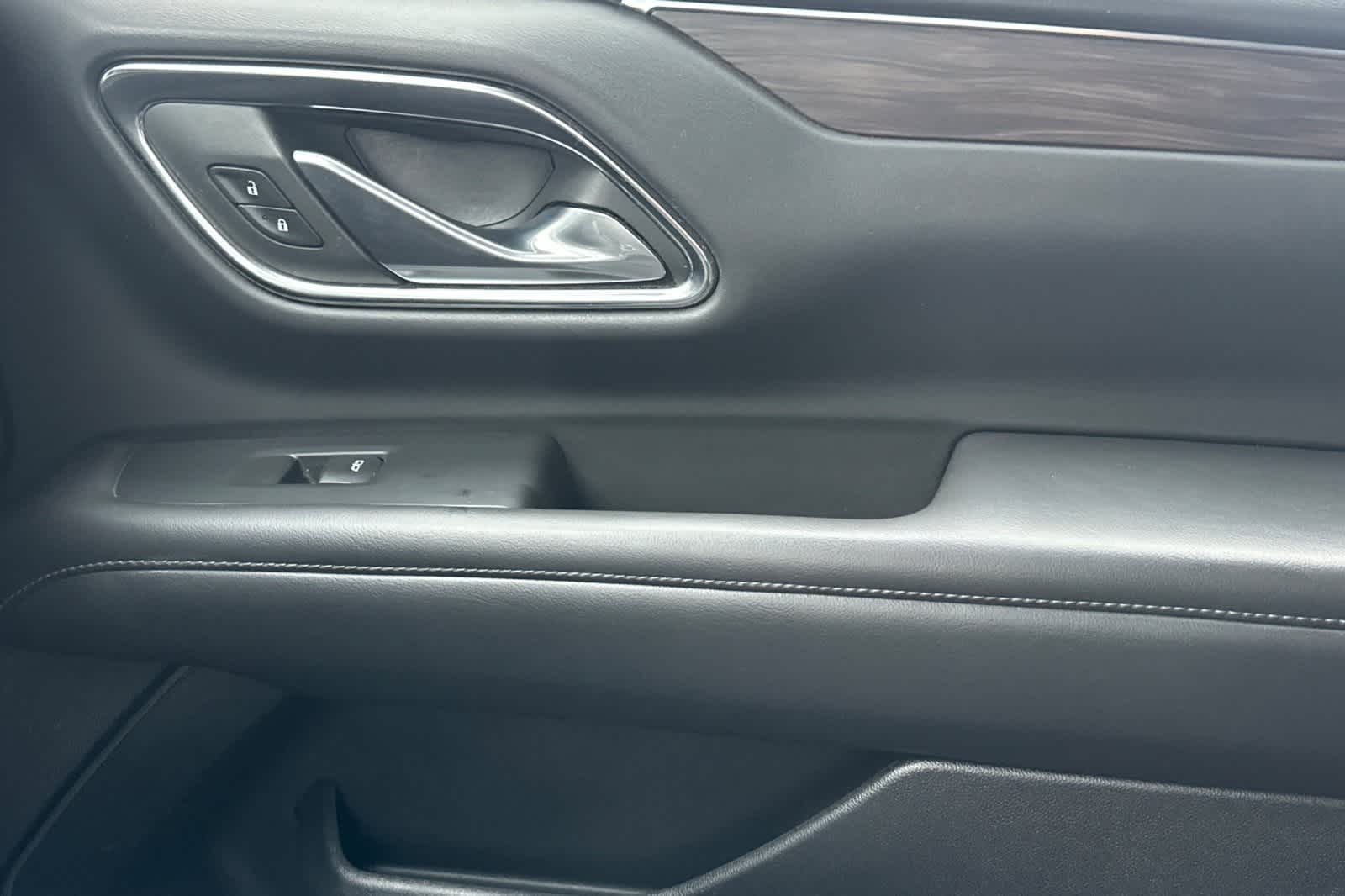 Thumbnail: 2023 Chevrolet Suburban - 21