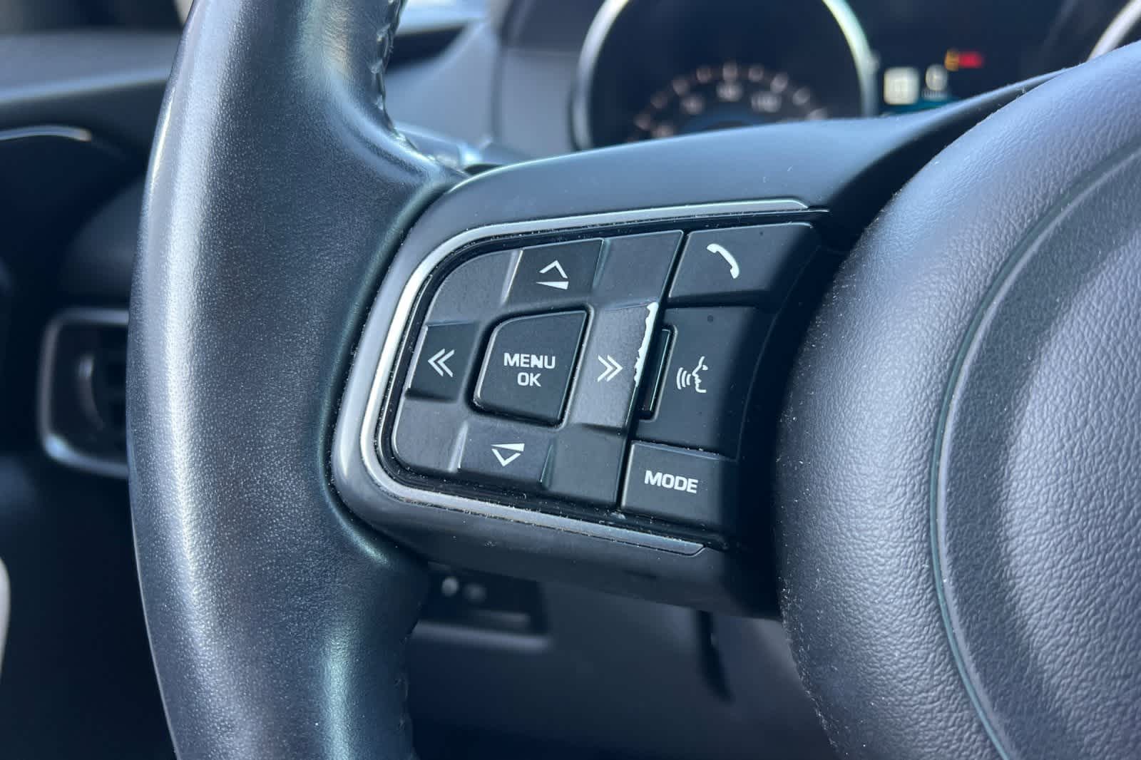 Thumbnail: 2019 Jaguar F-Pace - 30