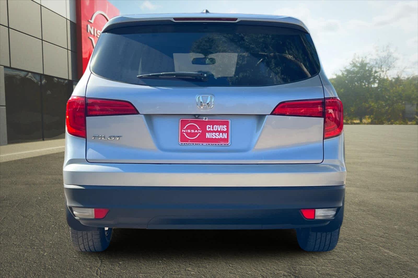 Thumbnail: 2018 Honda Pilot - 8
