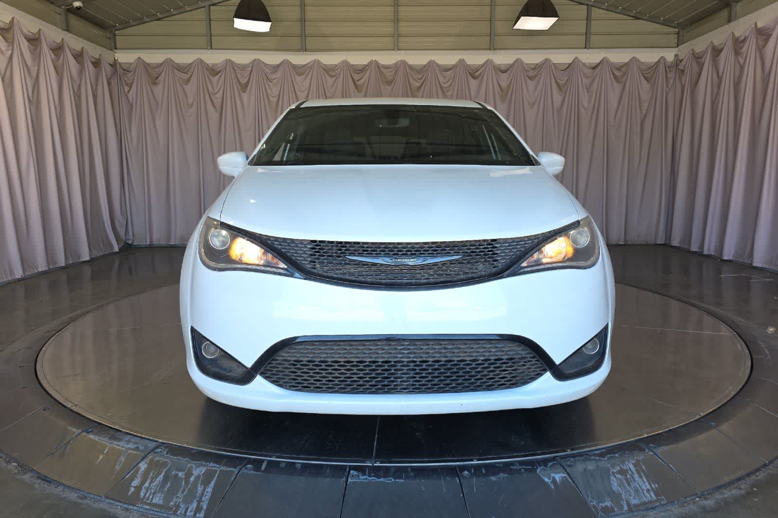 Thumbnail: 2020 Chrysler Pacifica - 11