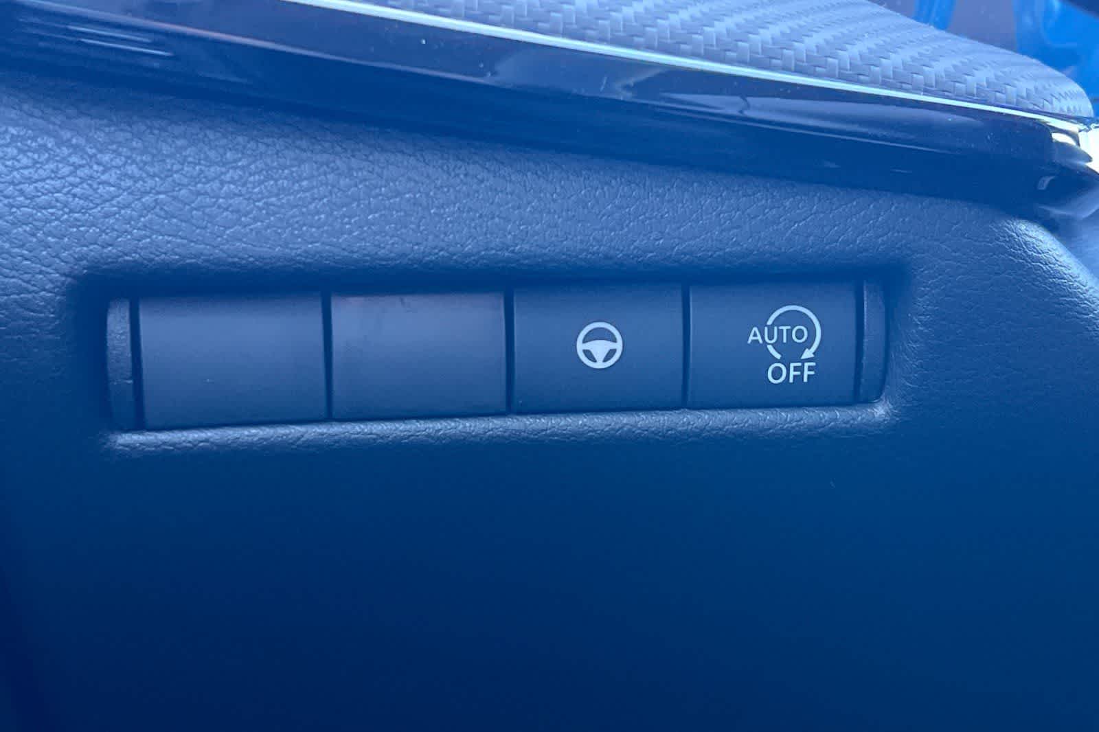 Thumbnail: 2026 Nissan Kicks - 32
