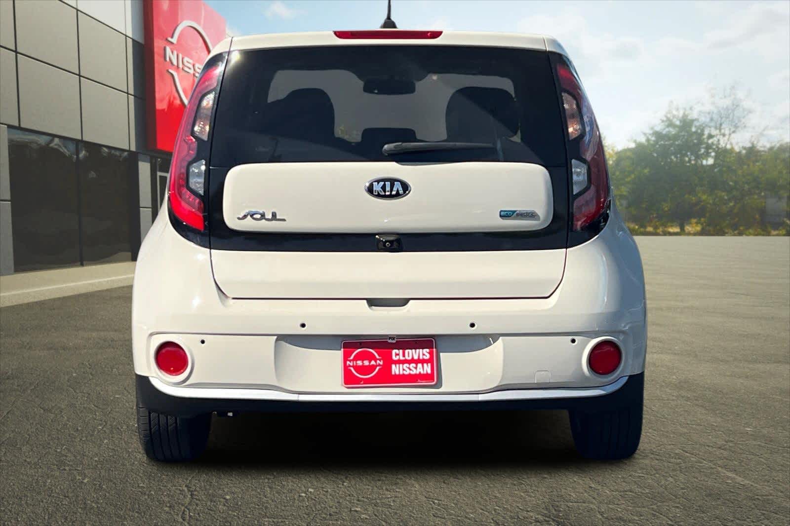 Thumbnail: 2017 Kia Soul EV - 8