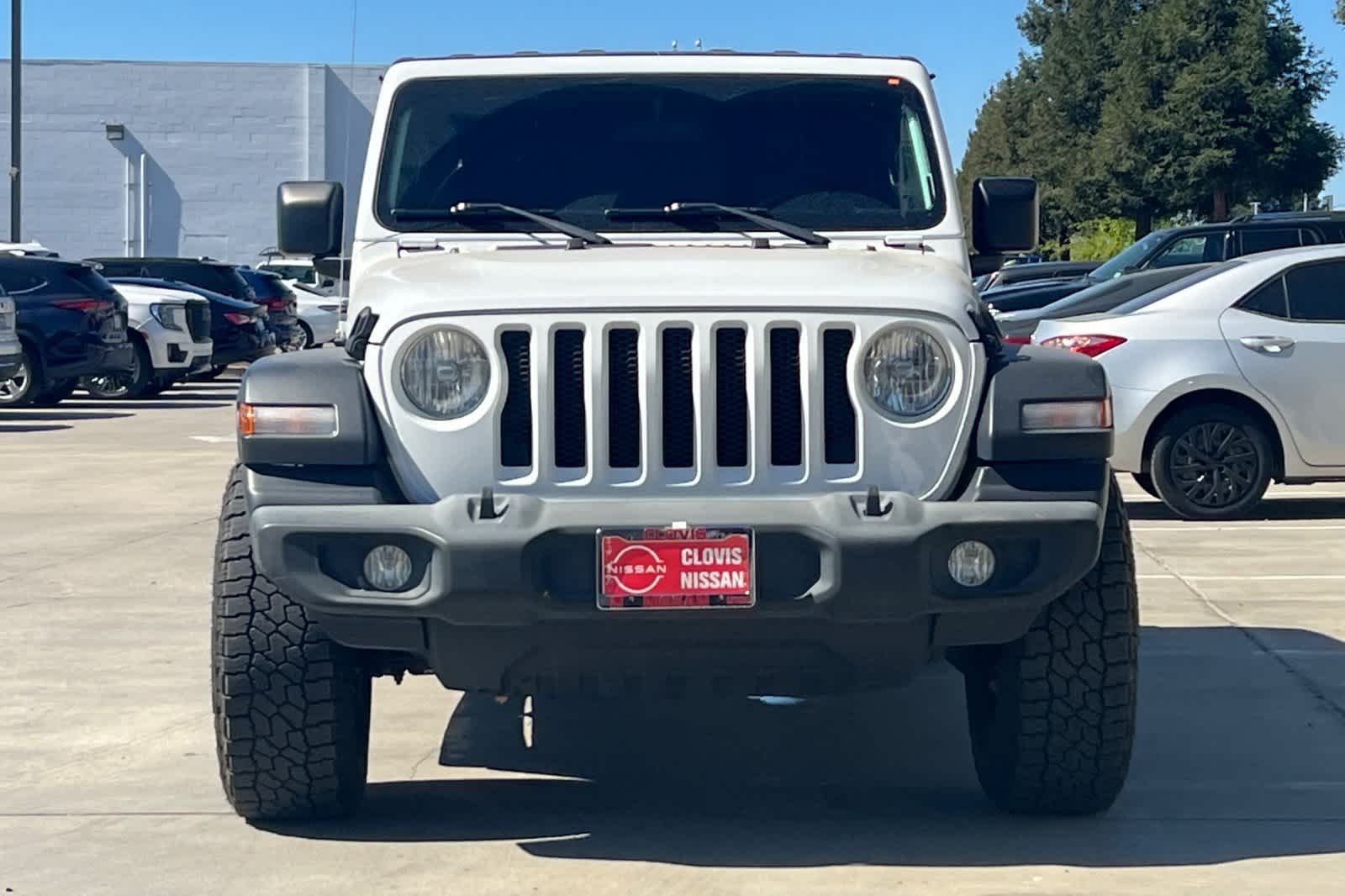 Thumbnail: 2019 Jeep Wrangler - 11