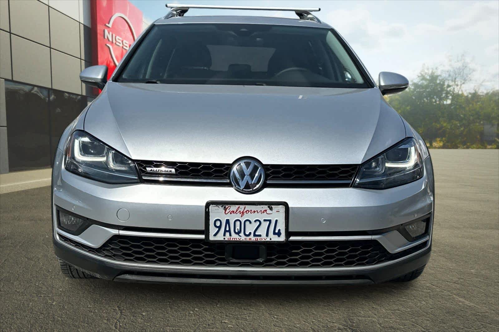 Thumbnail: 2017 Volkswagen Golf - 11