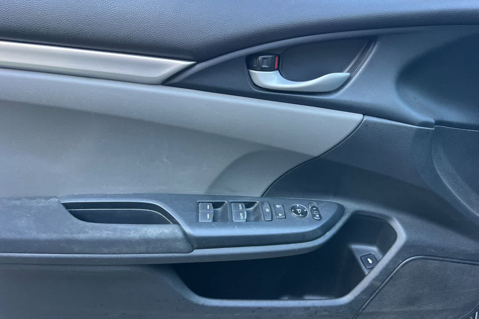 Thumbnail: 2016 Honda Civic - 15